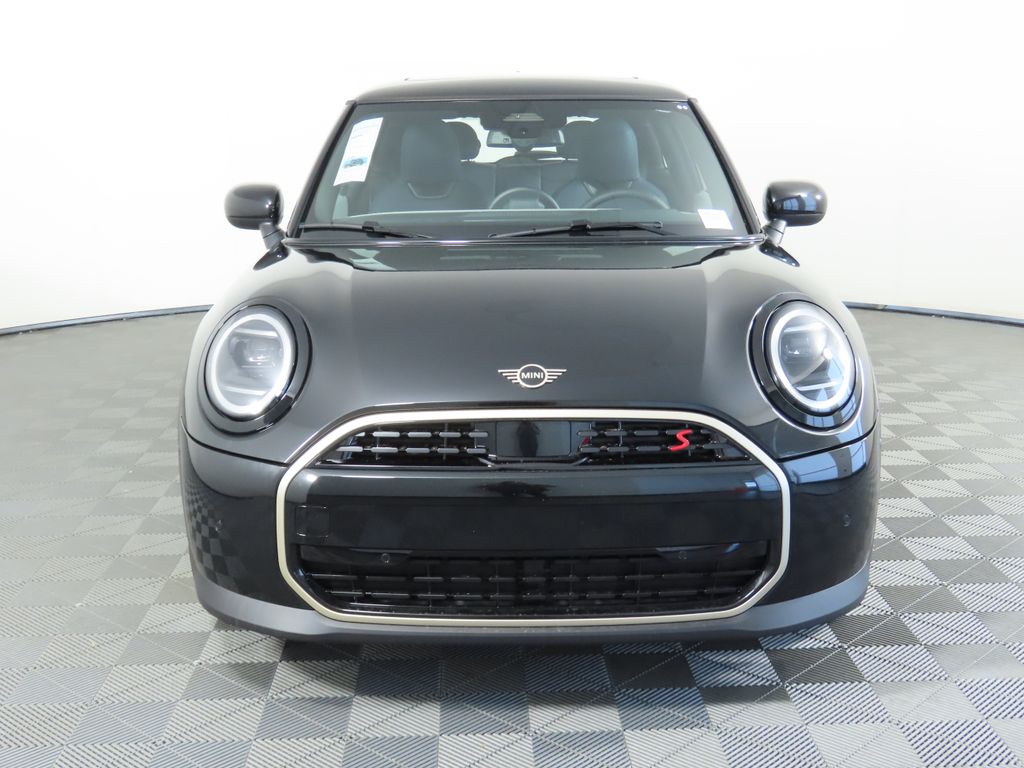 2025 Mini Cooper 2 Door Hardtop Signature photo 2