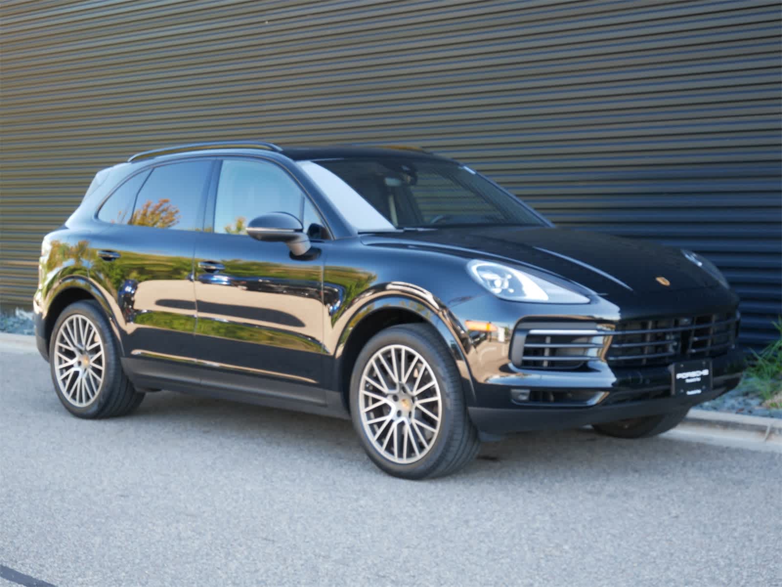 2023 Porsche Cayenne Platinum Edition photo 23