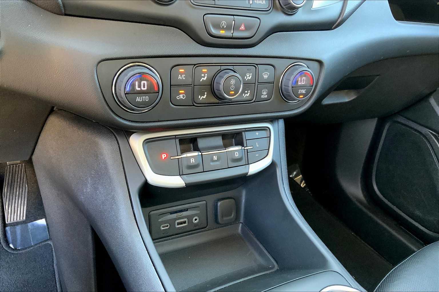 2023 Gmc Terrain SLT photo 15