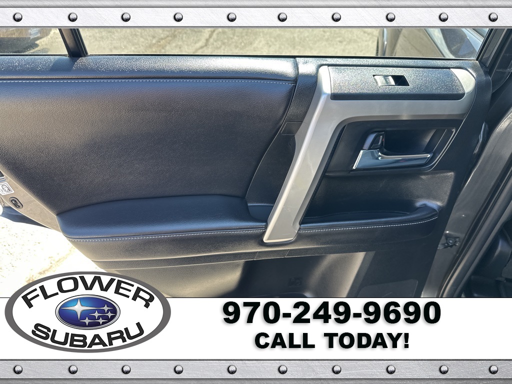 2016 Toyota 4Runner SR5 Premium photo 18