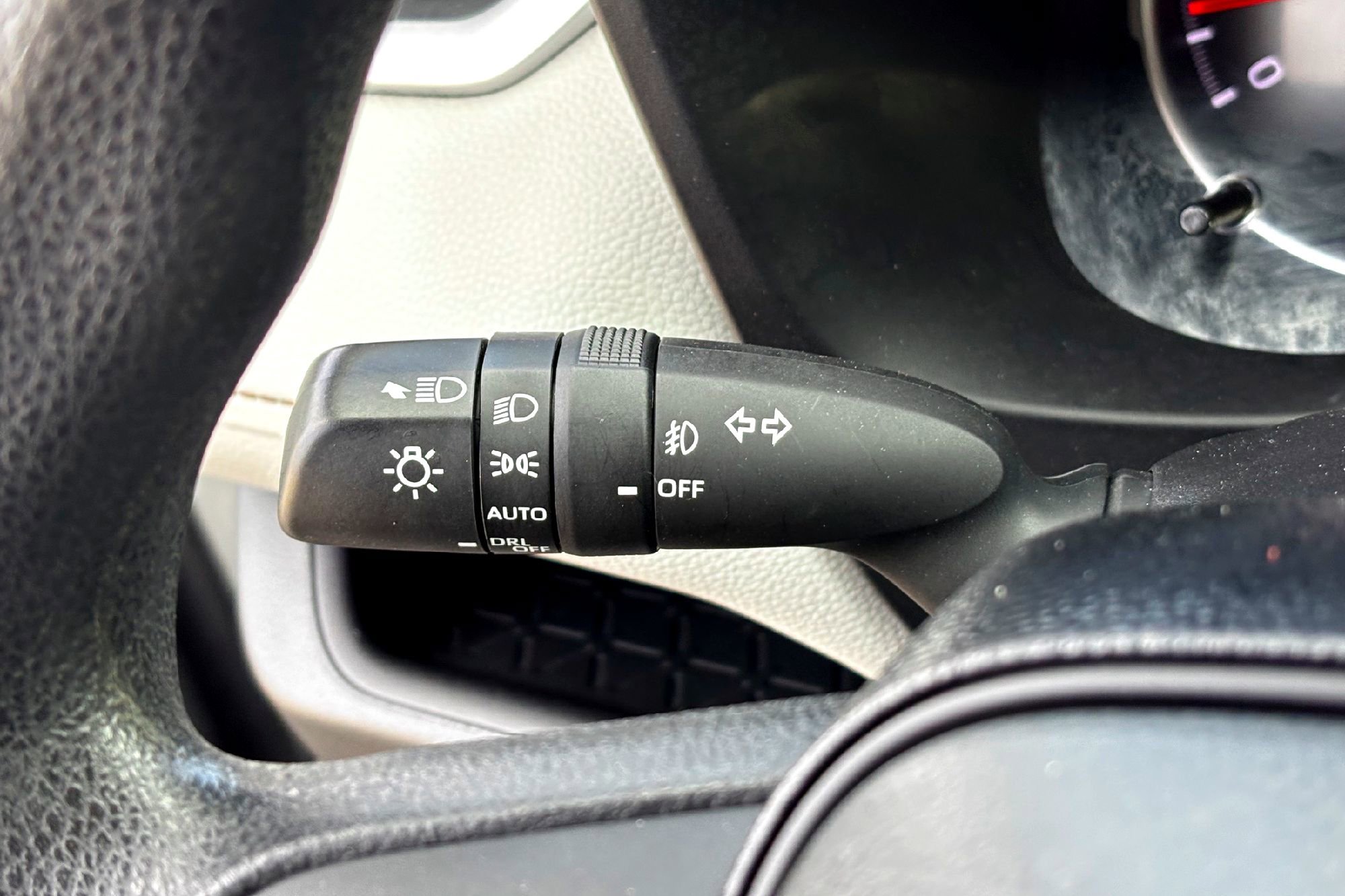 2021 Toyota RAV4 XLE photo 12