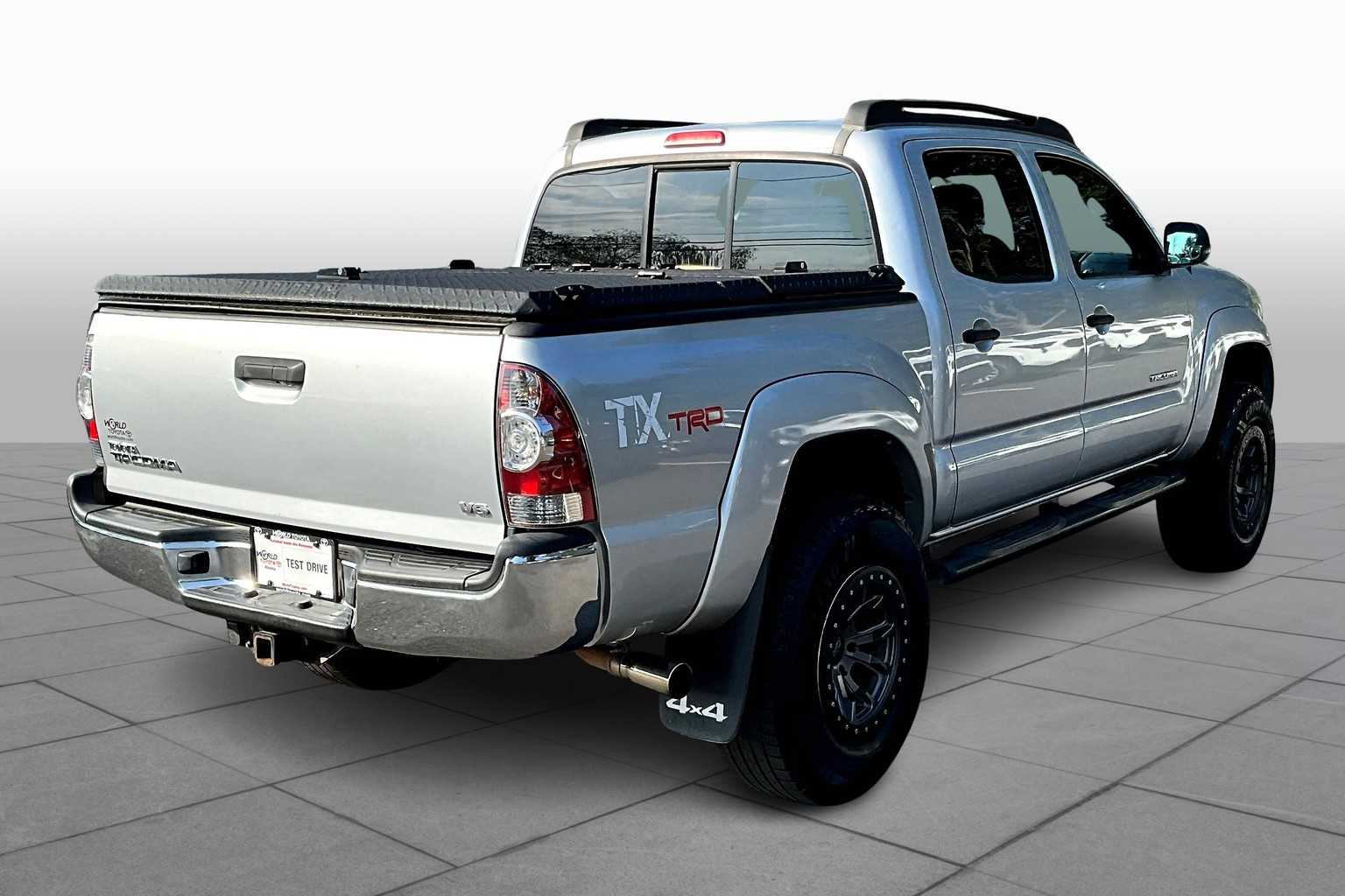 2011 Toyota Tacoma photo 11