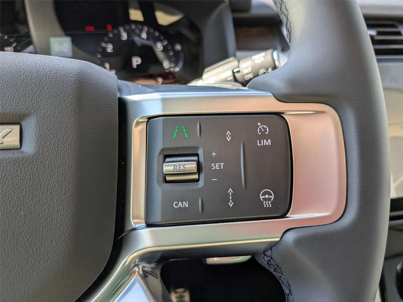 2025 Land Rover Discovery SE photo 15