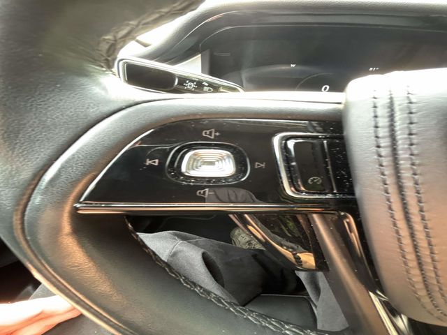 2022 Lincoln Aviator Standard photo 38