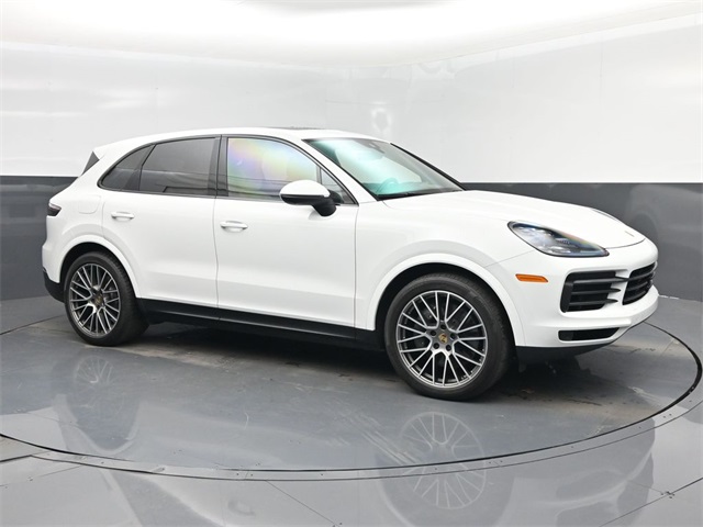 2023 Porsche Cayenne Platinum Edition's photo