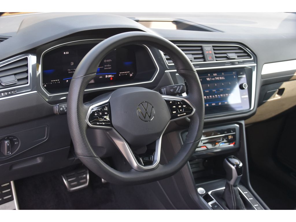 2024 Volkswagen Tiguan SE R-Line Black photo 12