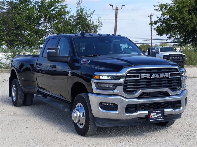 2026 Ram 3500 Tradesman photo 2
