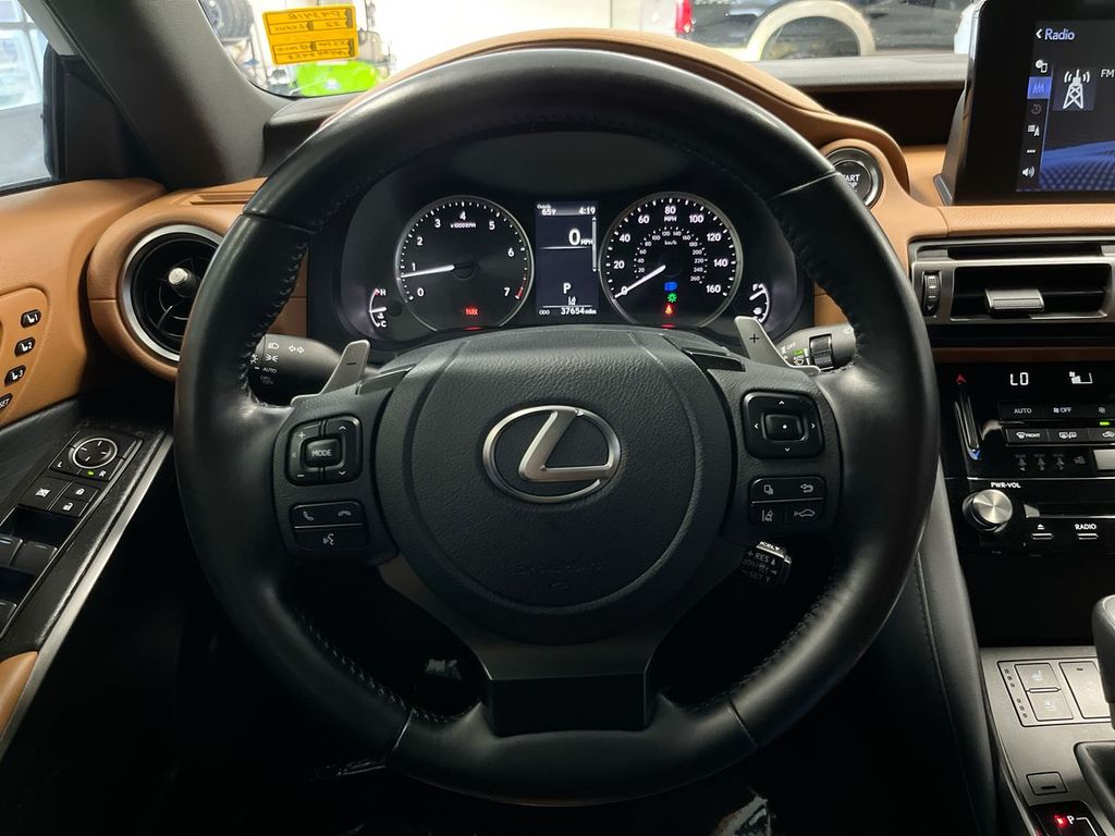 2022 Lexus IS 300 photo 11
