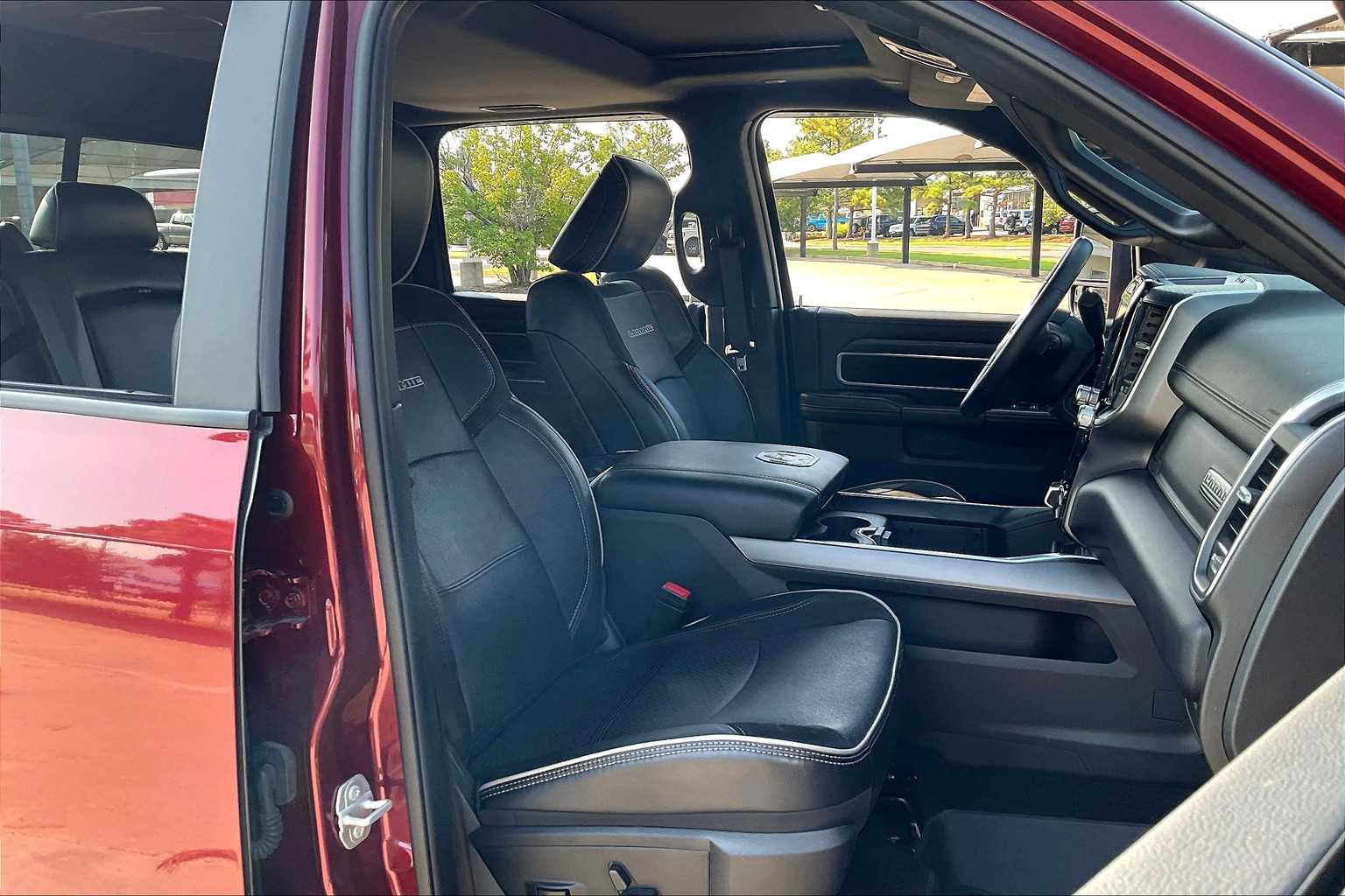2024 Ram 3500 Laramie photo 8