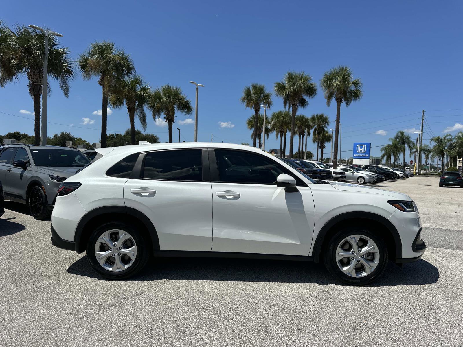 2023 Honda HR-V LX photo 2