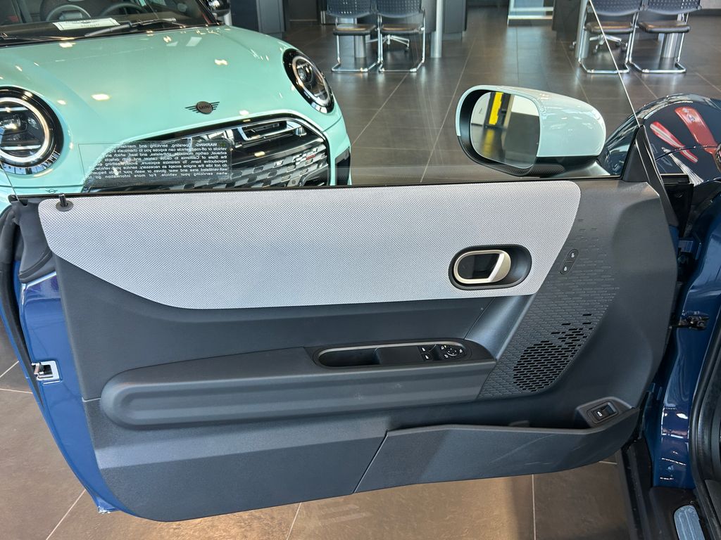 2026 Mini Cooper Hardtop S 2 Door Iconic photo 11