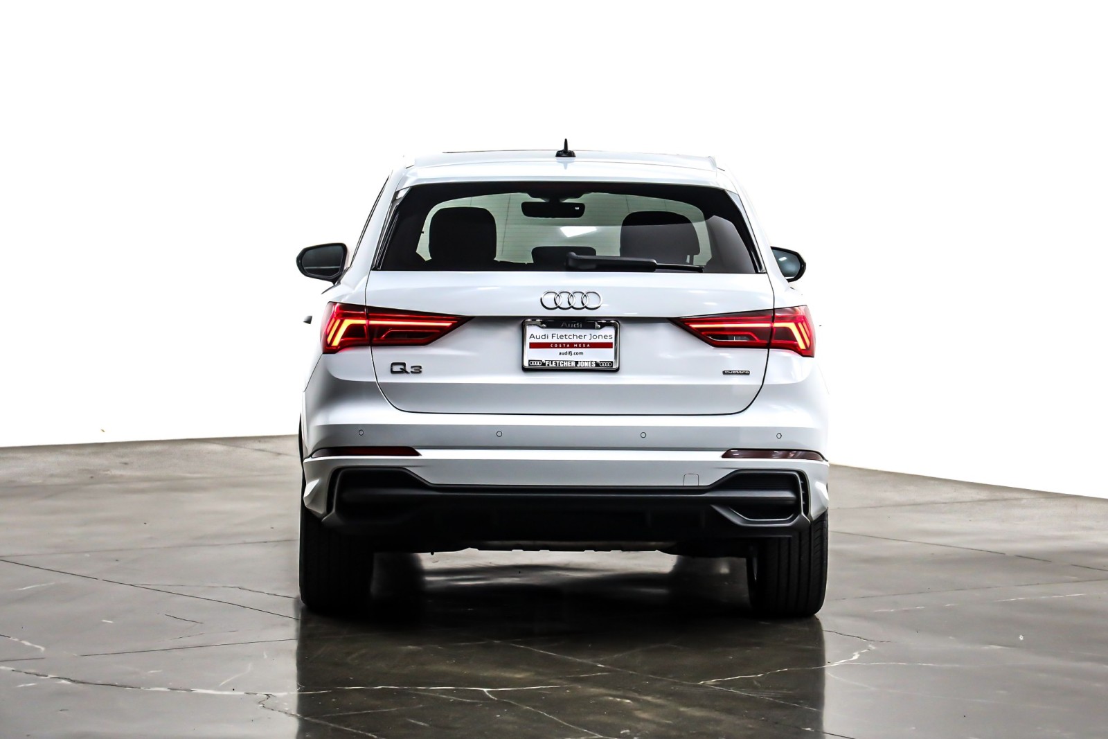 2024 Audi Q3 S line Premium 45 TFSI photo 3