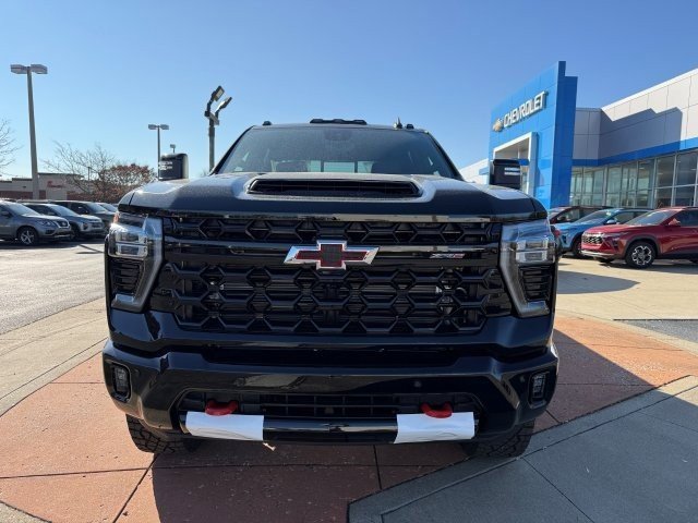 2026 Chevrolet Silverado 2500HD ZR2 photo 2