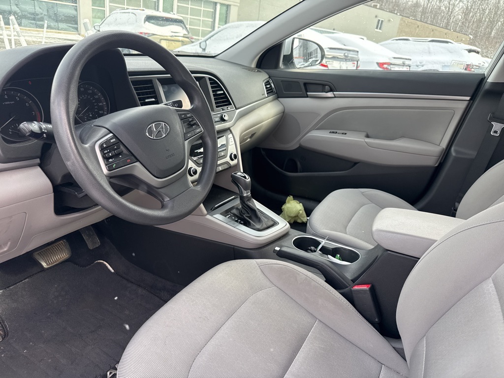 2017 Hyundai Elantra SE photo 2