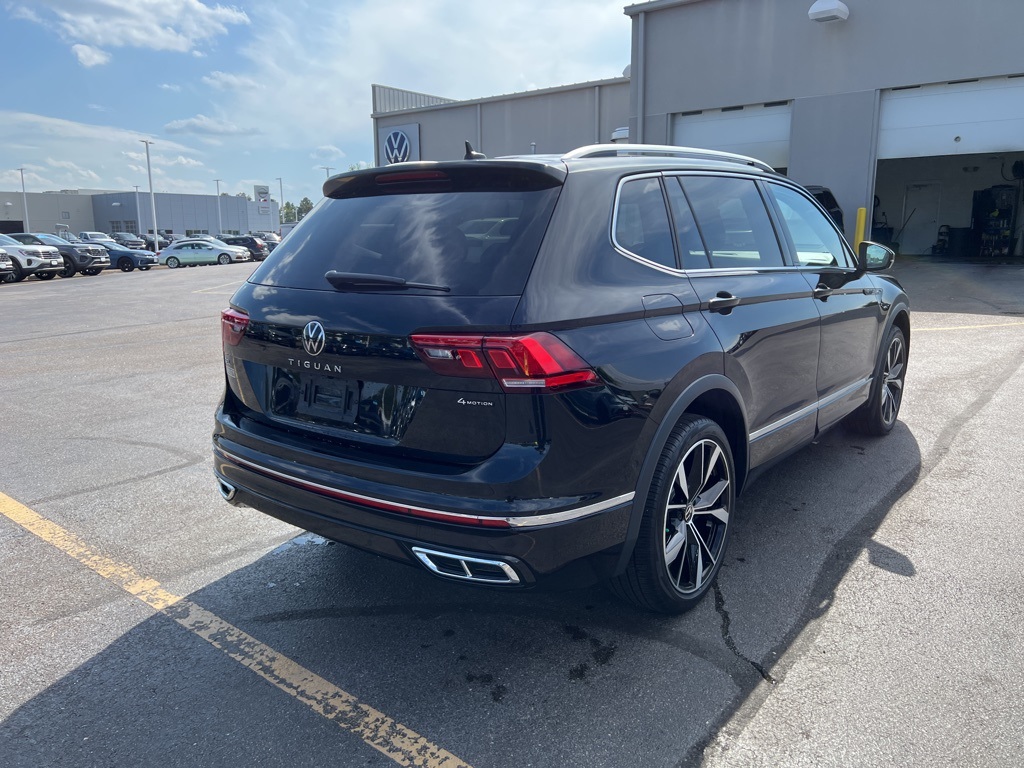 2022 Volkswagen Tiguan SEL Premium R-Line photo 6