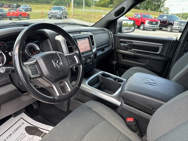 2022 Ram 1500 Classic Warlock photo 16