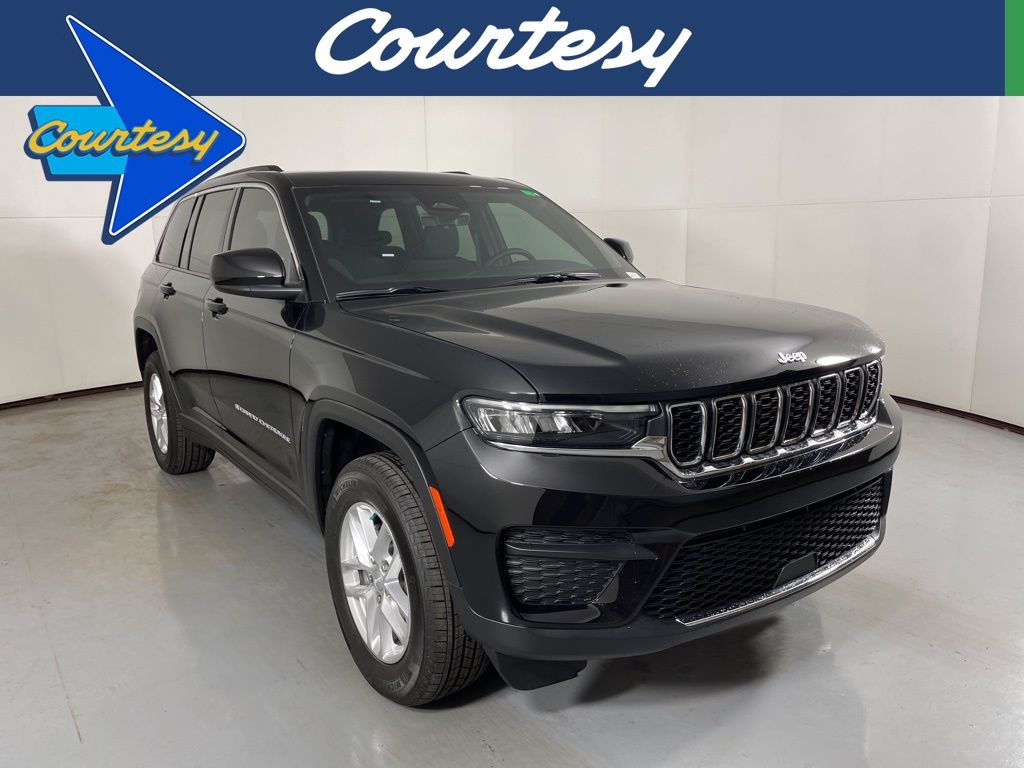 2025 Jeep Grand Cherokee Laredo's photo