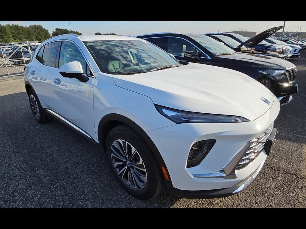 2025 Buick Envision Preferred's photo