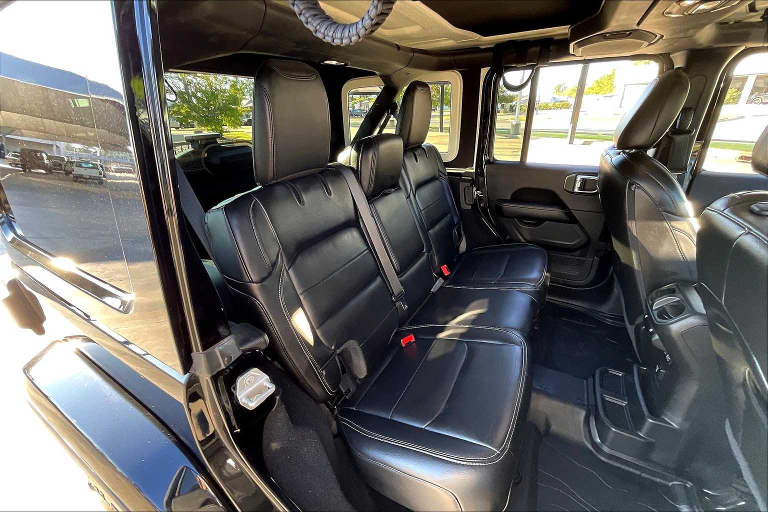 2020 Jeep Wrangler Unlimited North Edition photo 17
