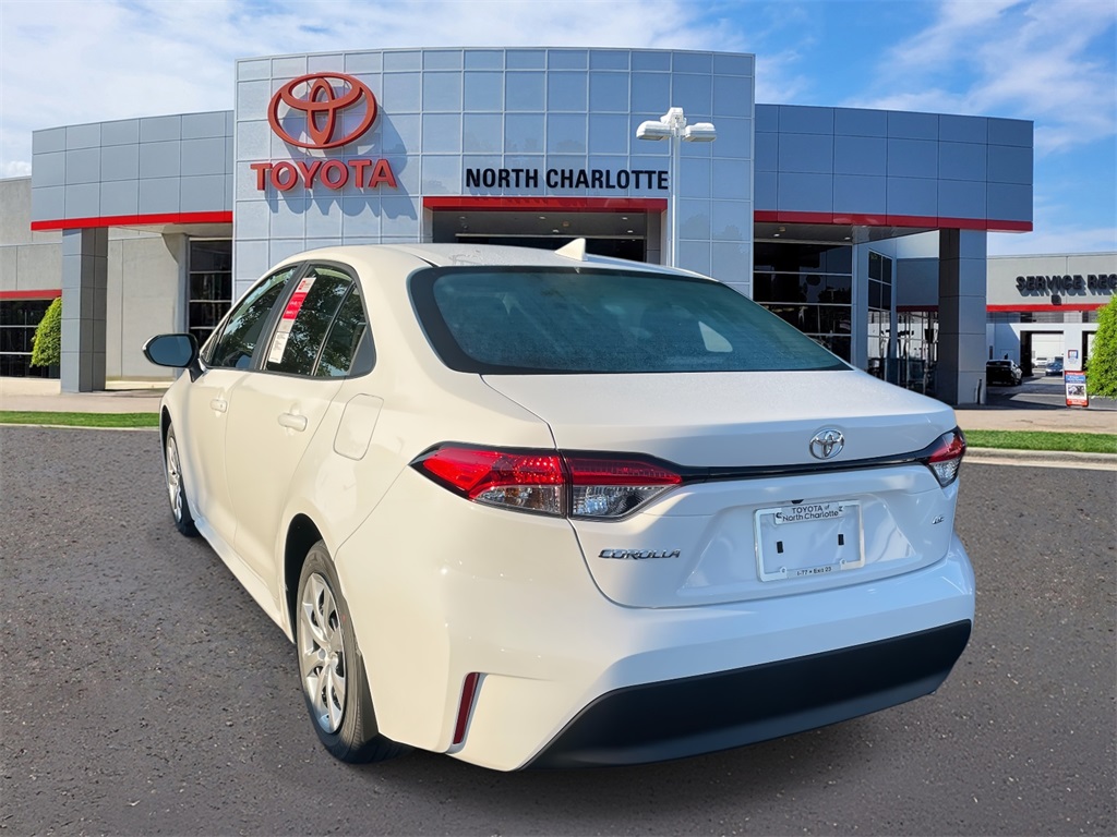 2025 Toyota Corolla LE photo 5