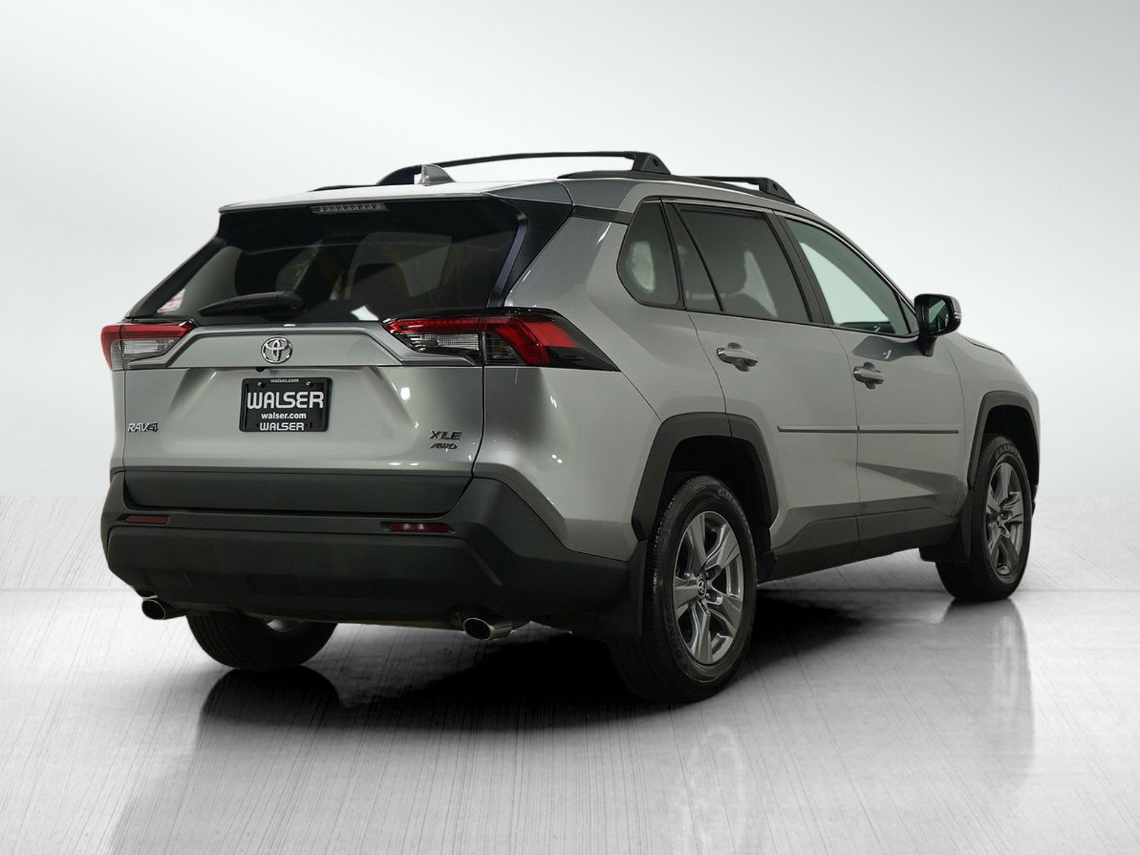 2022 Toyota RAV4 XLE photo 4