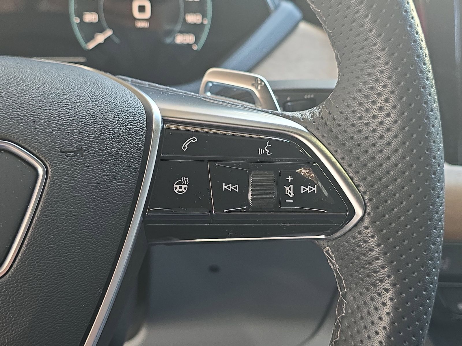 2022 Audi RS e-tron GT Base photo 19
