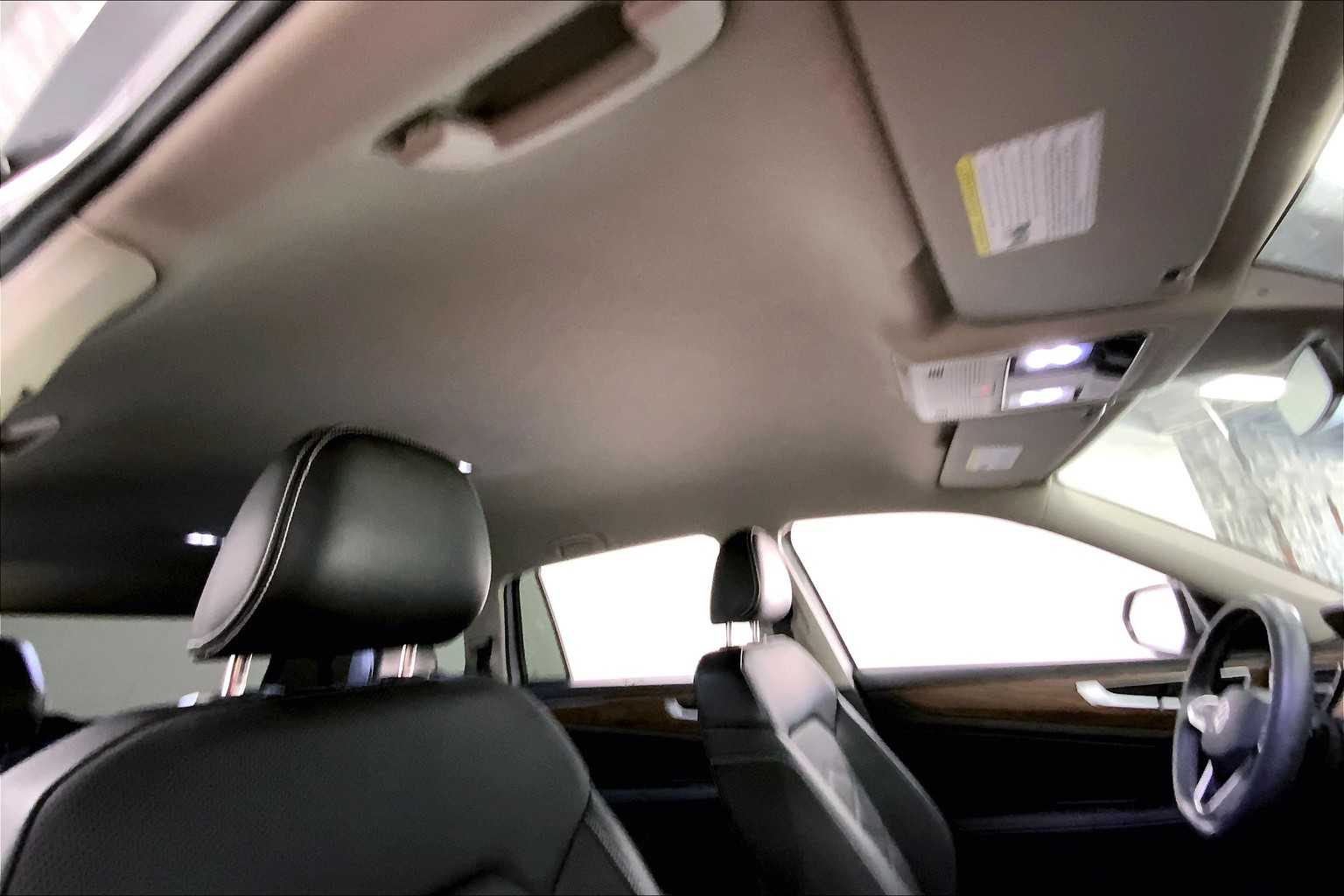 2024 Volkswagen Atlas SE Technology photo 12
