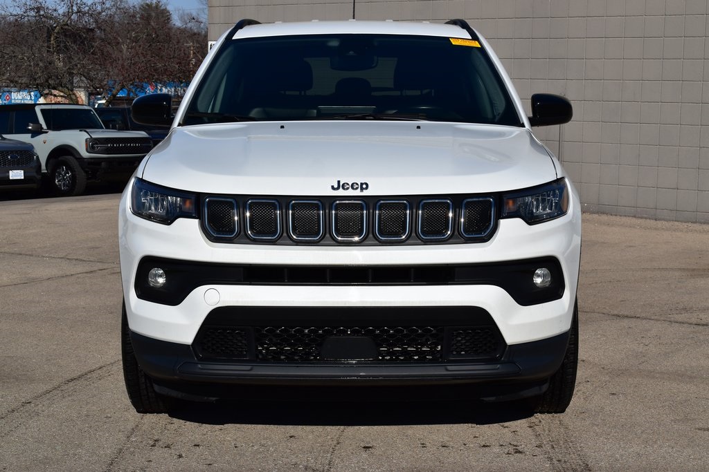 Used 2022 Jeep Compass Latitude with VIN 3C4NJDBB3NT224432 for sale in Kansas City