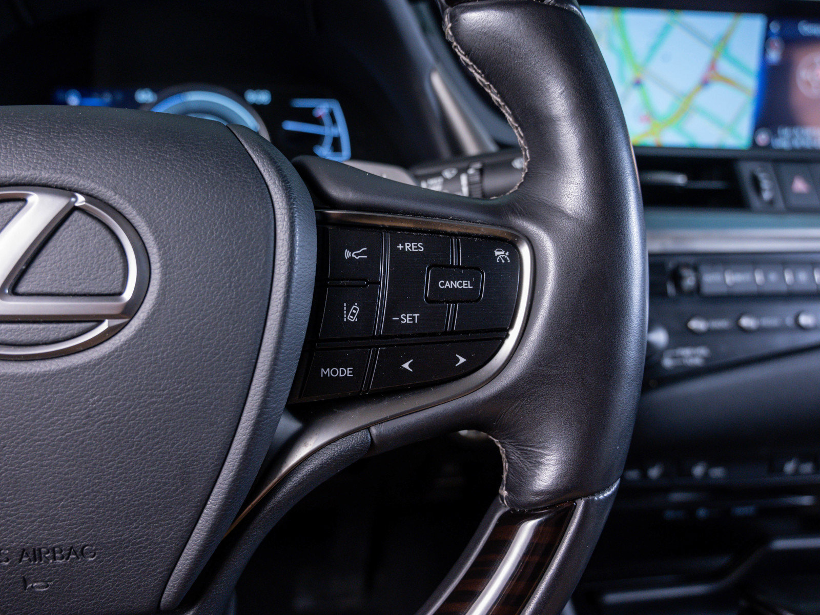 2019 Lexus ES 300h photo 19