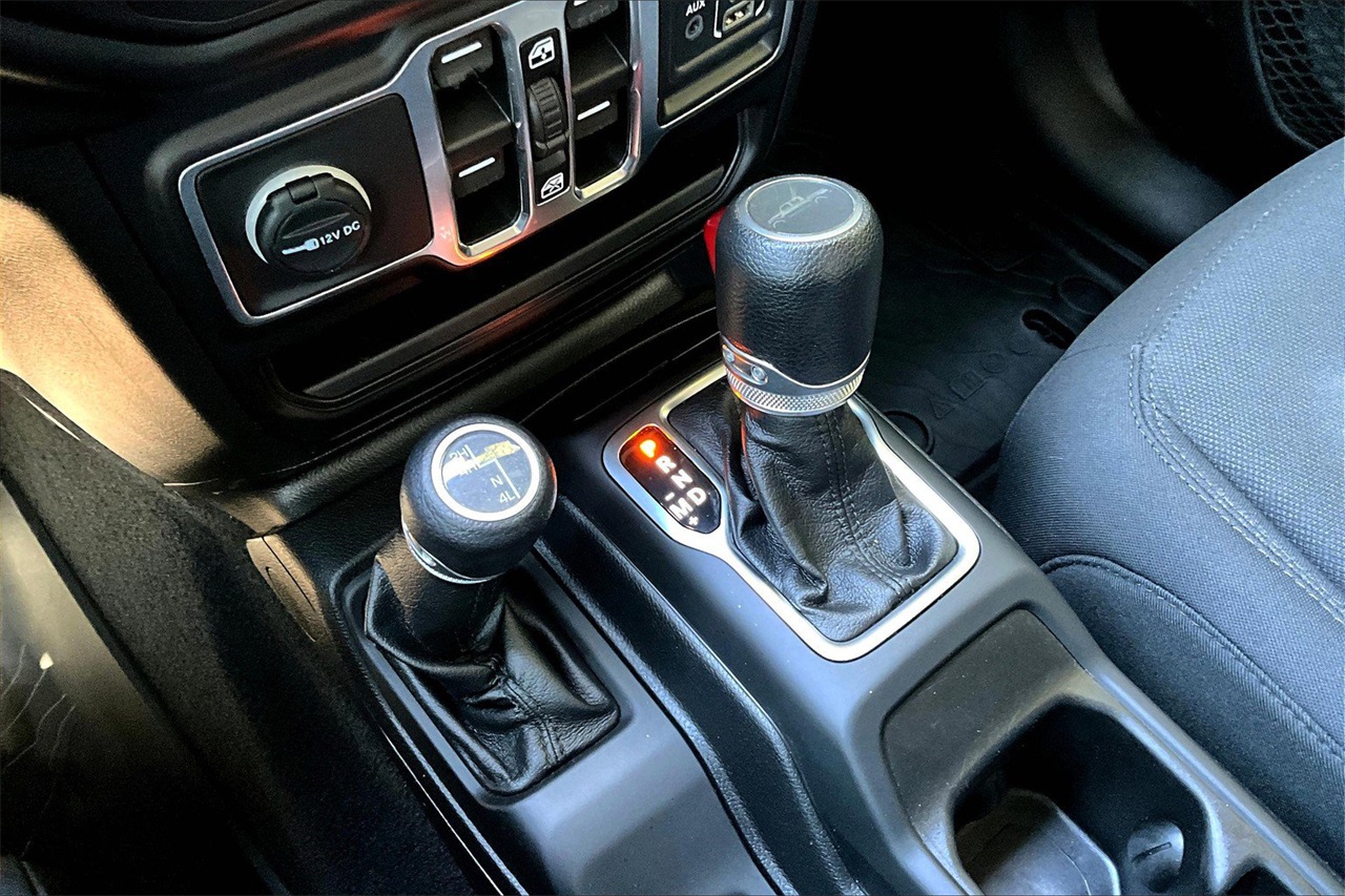 2021 Jeep Gladiator Sport photo 28