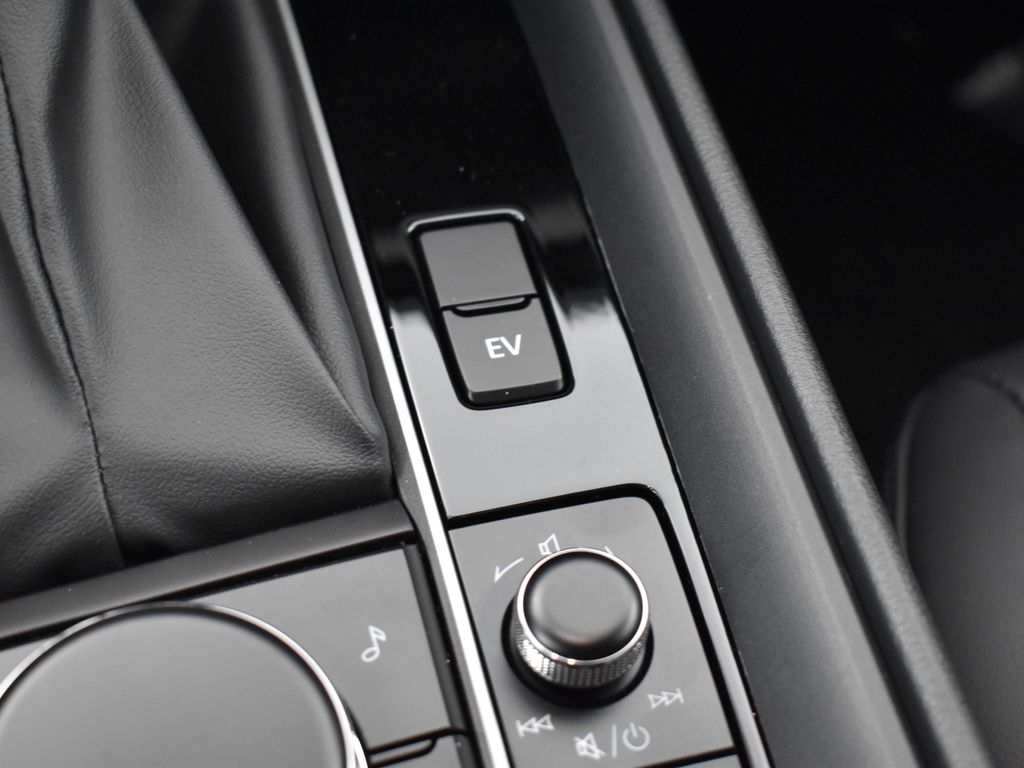 2025 Mazda CX-50 Premium photo 18