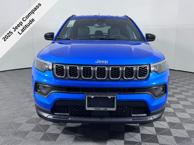 2025 Jeep Compass Latitude photo 2