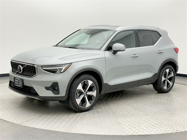 2025 Volvo XC40 Plus's photo