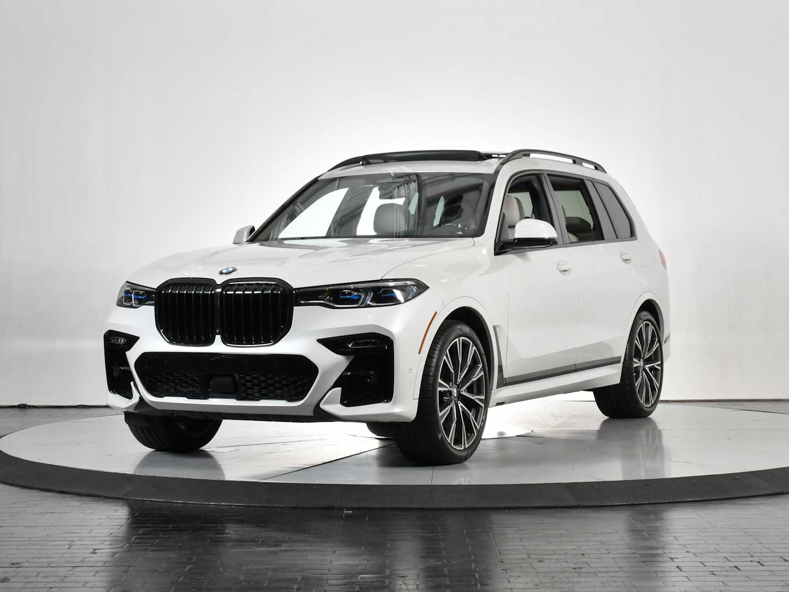 2022 BMW X7 M50i