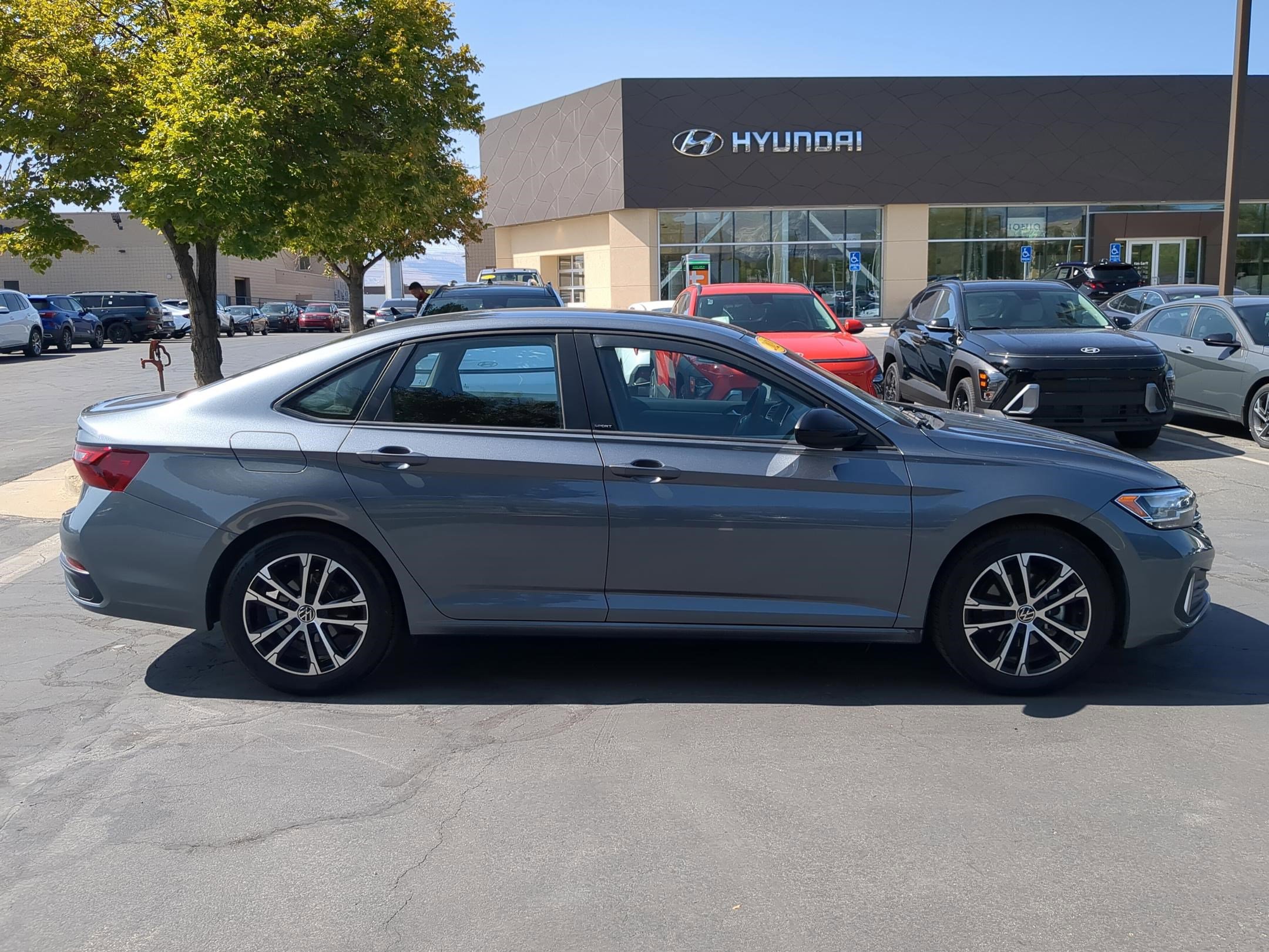 2023 Volkswagen Jetta Sport photo 2