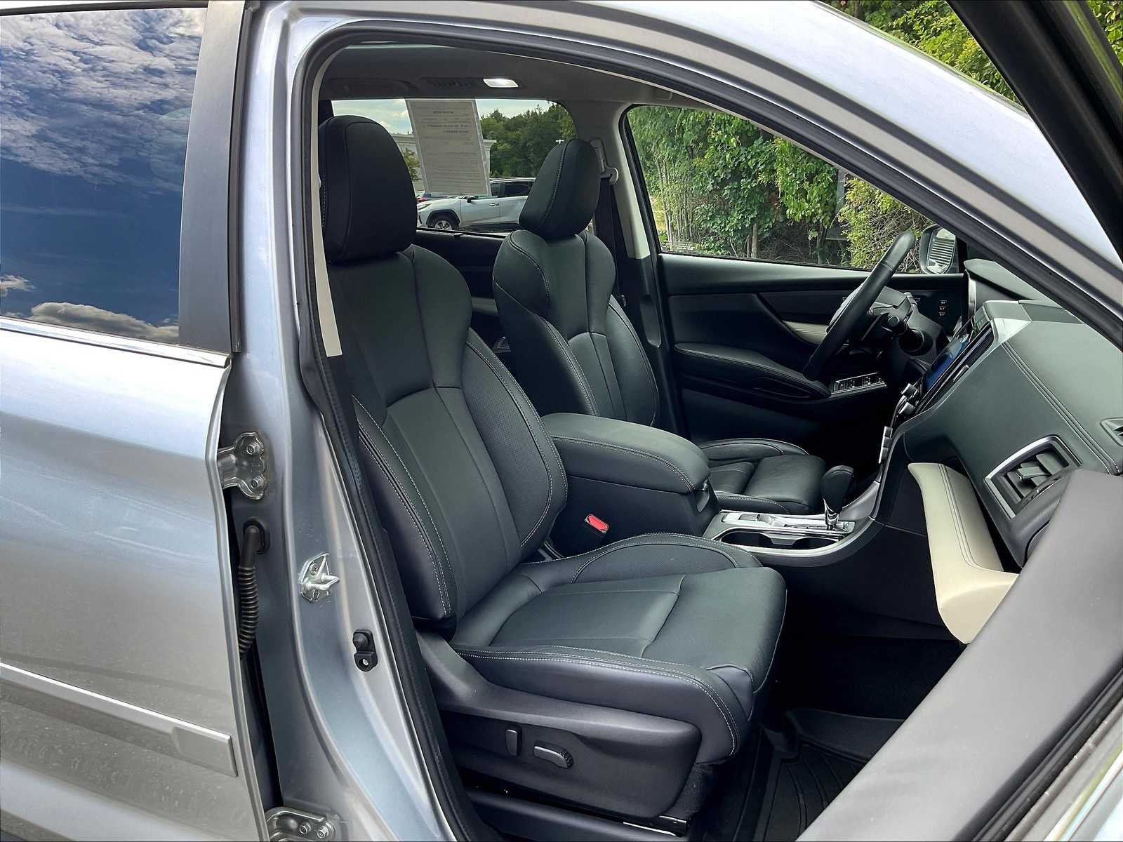2022 Subaru Ascent Limited photo 10
