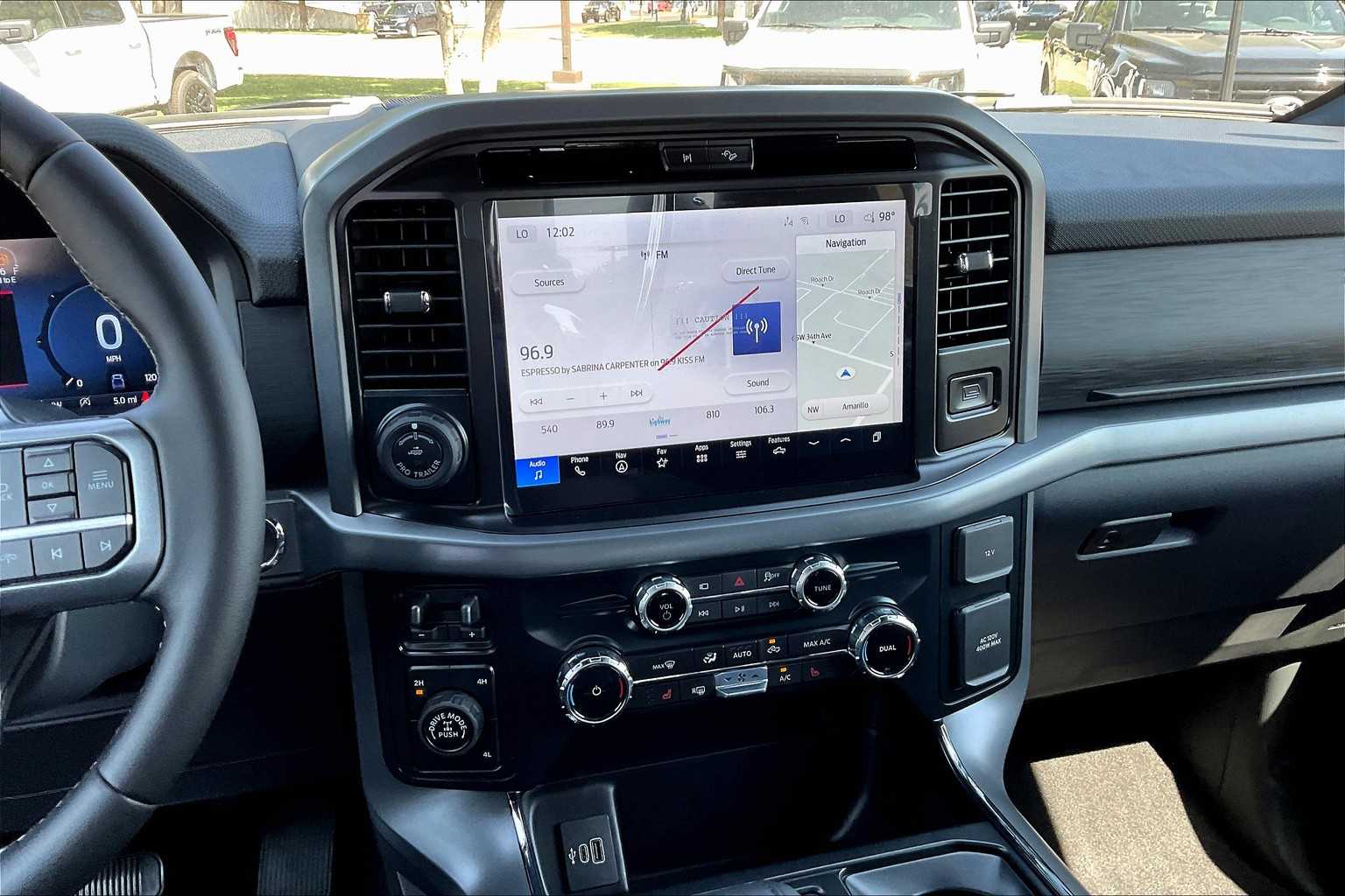 2025 Ford F-150 XLT photo 6