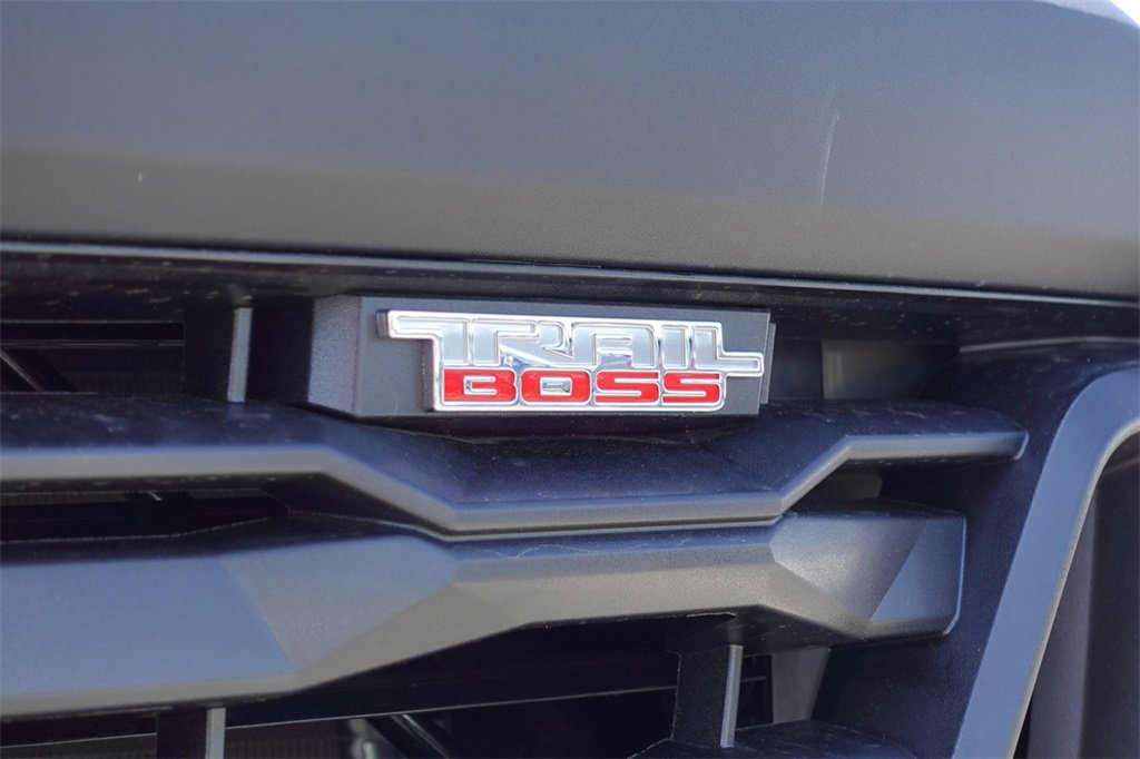 2025 Chevrolet Colorado Trail Boss photo 3