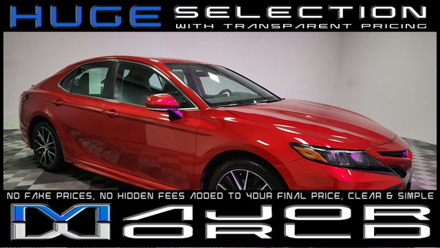 2024 Toyota Camry SE's photo