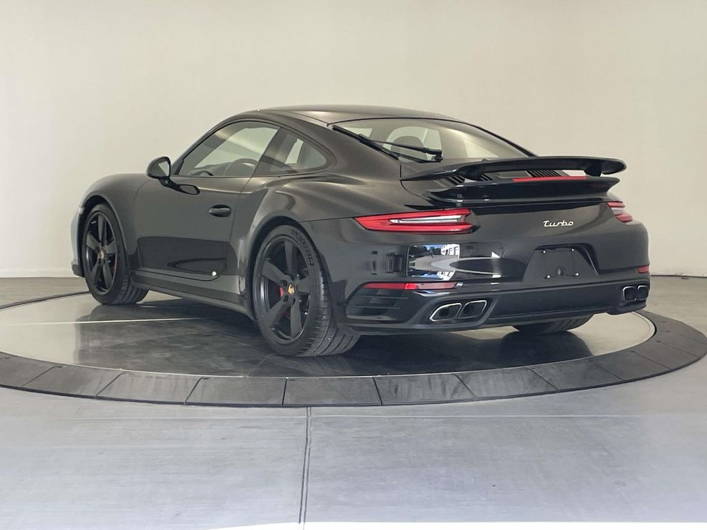 2017 Porsche 911 Turbo photo 3