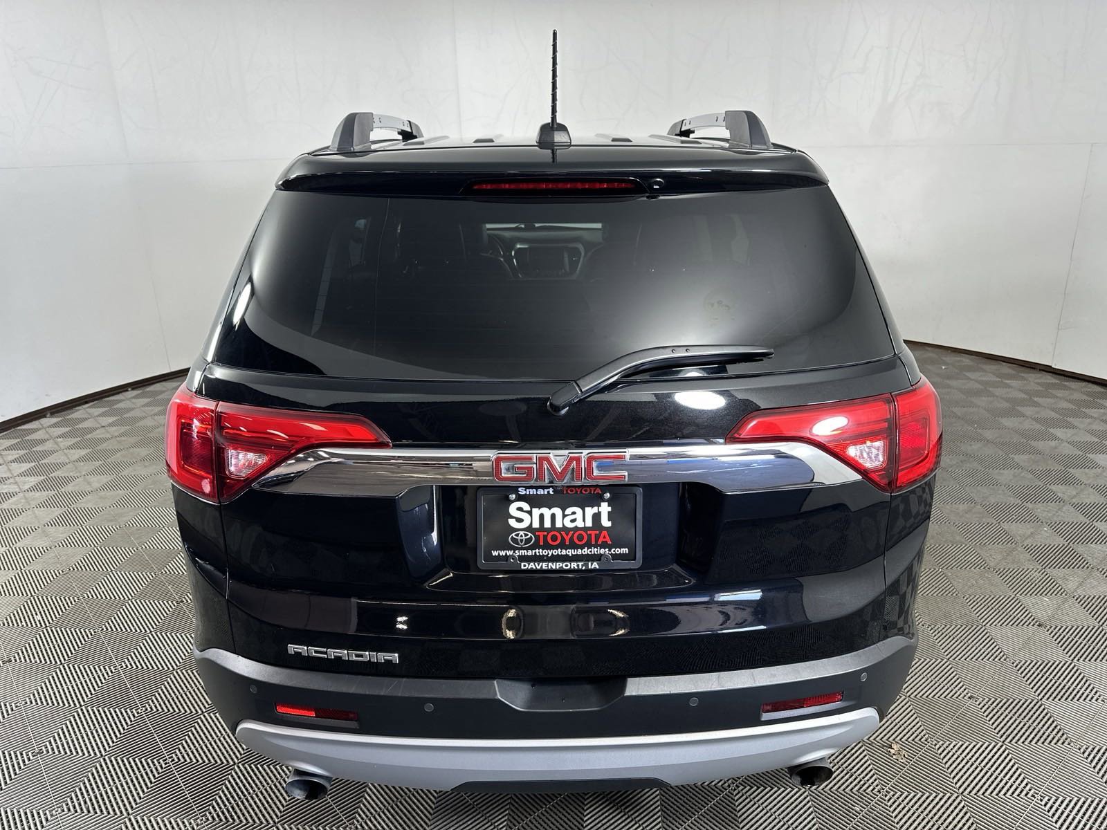 PreOwned 2019 GMC Acadia SLT Sport Utility in Davenport T5U219550