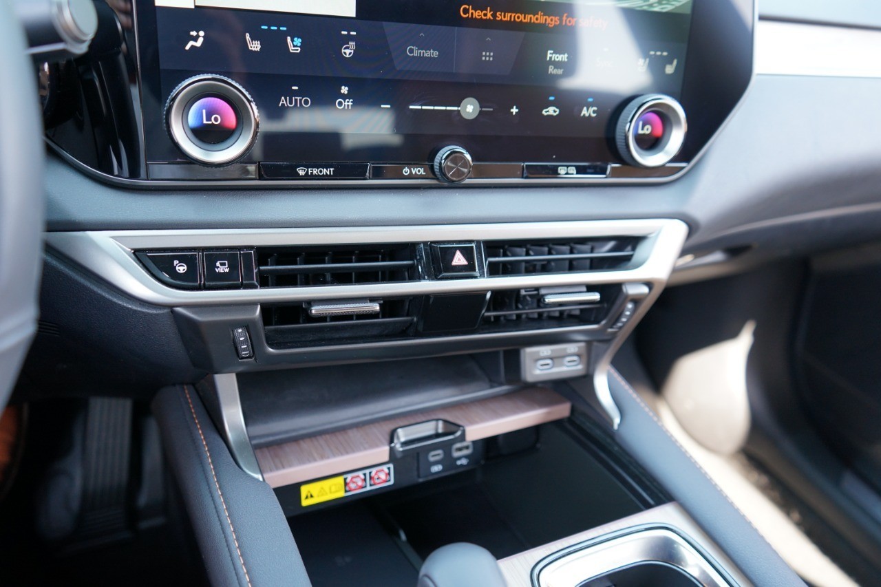 2024 Lexus RX 350 Premium photo 19