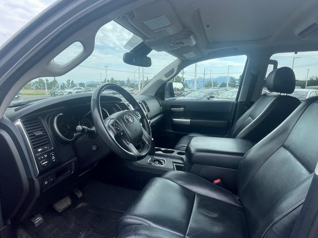 2021 Toyota Sequoia photo 2