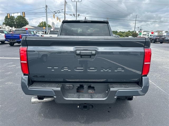 2025 Toyota Tacoma TRD Off-Road photo 4