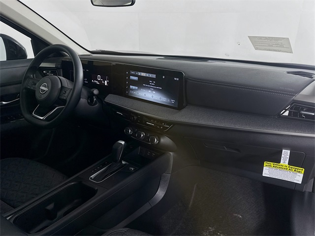 2025 Nissan Kicks SV photo 25