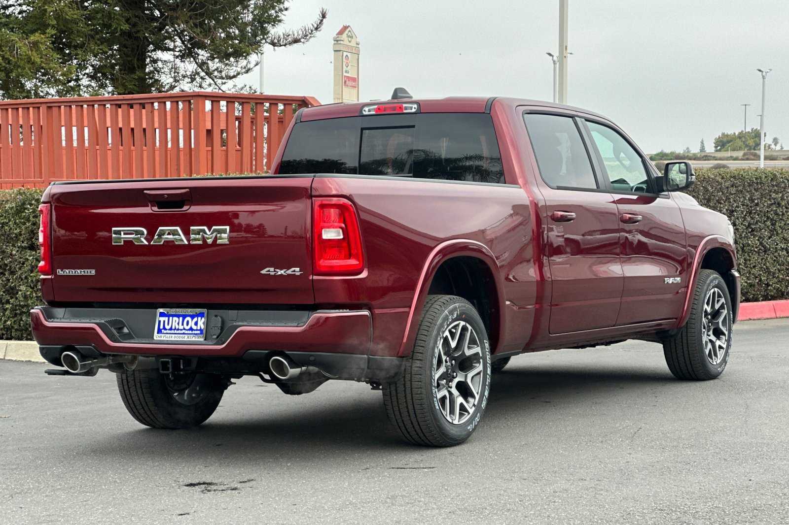 2025 Ram 1500 Laramie photo 4