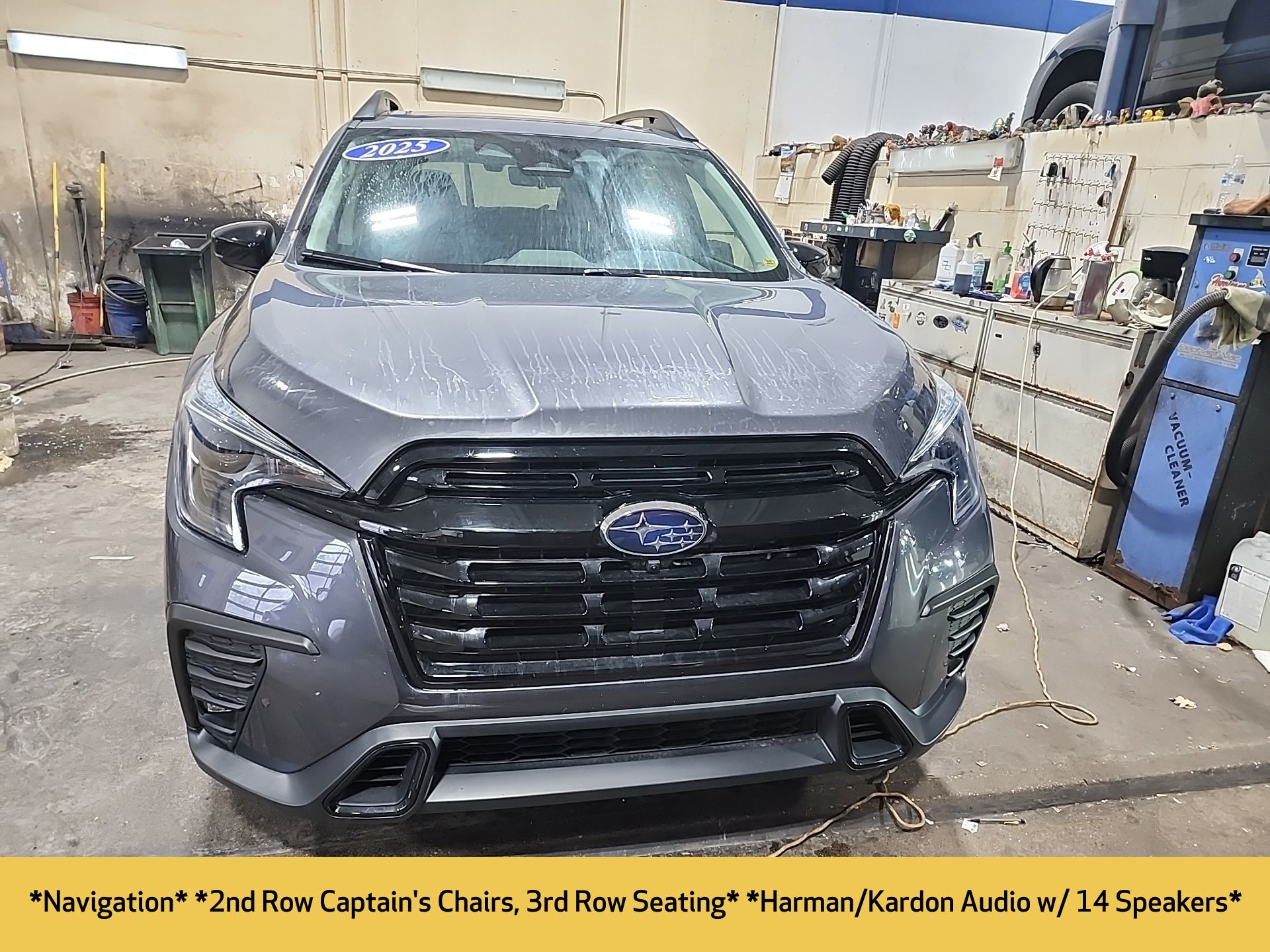 2025 Subaru Ascent Onyx Edition Touring photo 2