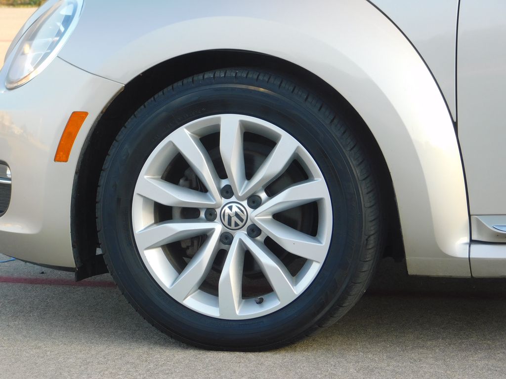 Used 2013 Volkswagen Beetle 2.0 with VIN 3VWJL7AT5DM608223 for sale in Kewanee, IL