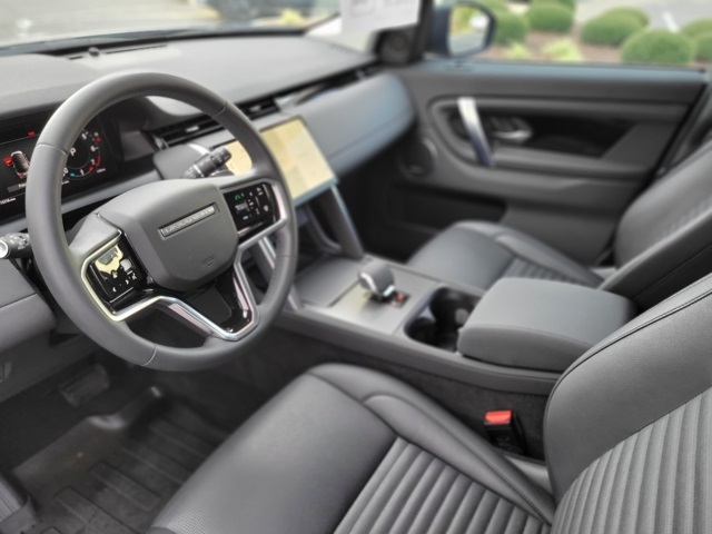 2024 Land Rover Discovery Sport S photo 23