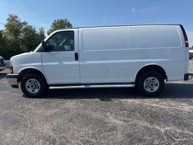 2024 Gmc Savana Cargo 2500 photo 2